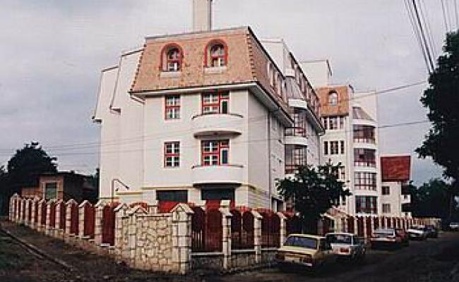 TITKÁRI, NEVELŐNŐI, TAKATÍTÓNŐI ÁLLÁS